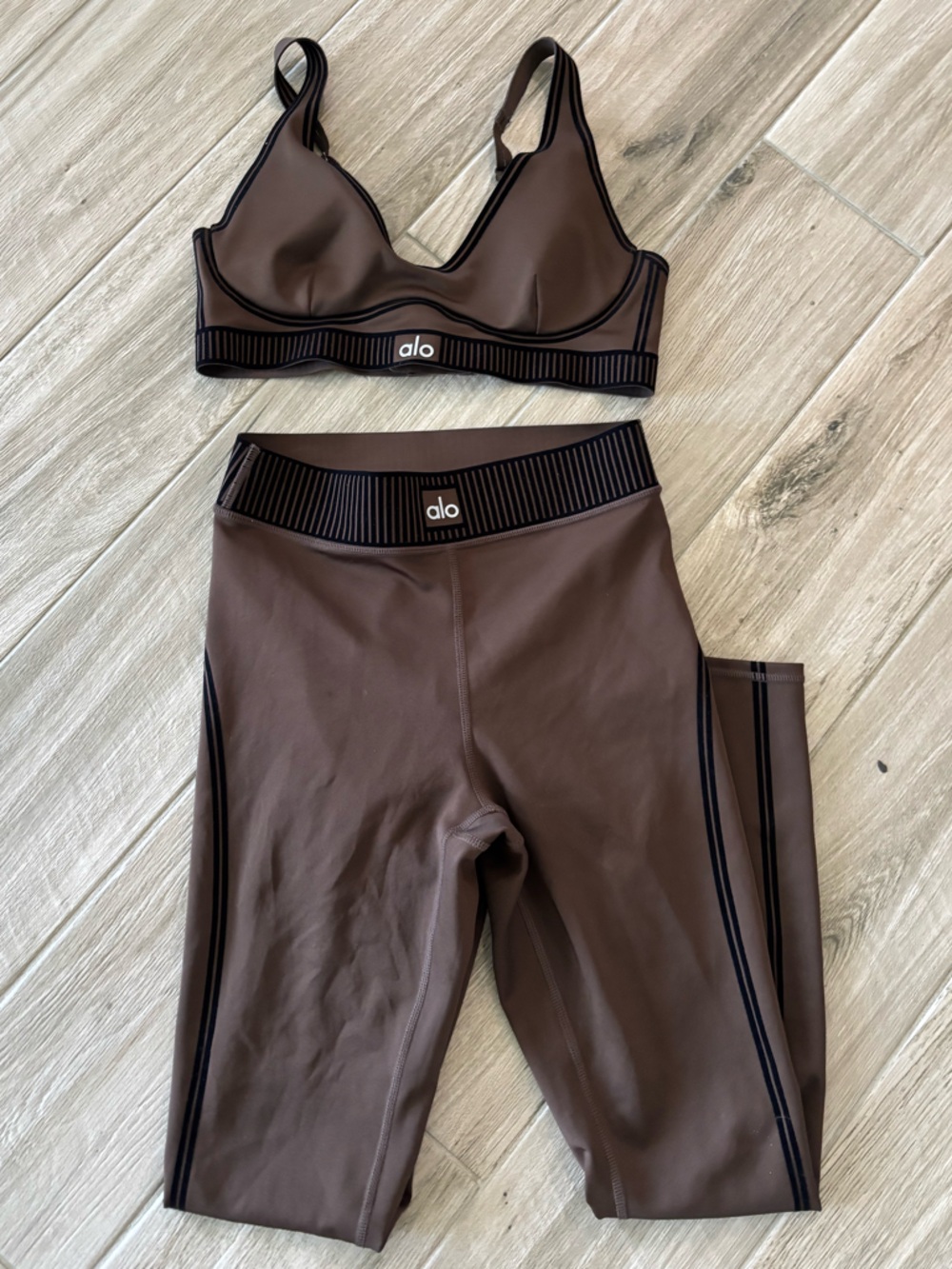 alo yoga set